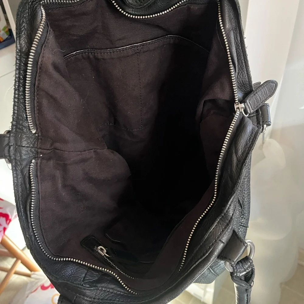 Liebeskind Berlin Black Leather Handbag - Picture 6 of 8